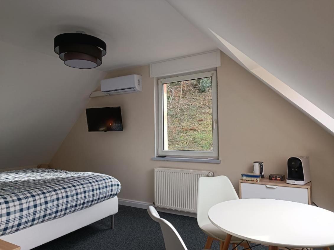 La Fontaine Aux Enfants - Gr5 - Chambre Avec Sdb Privee Abreschviller 外观 照片